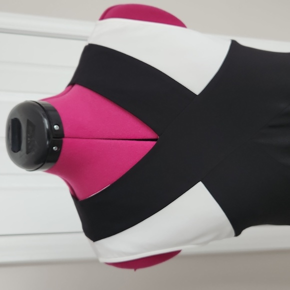 BCBG Black and White Tunic Top Size Small - Picture 4 of 7